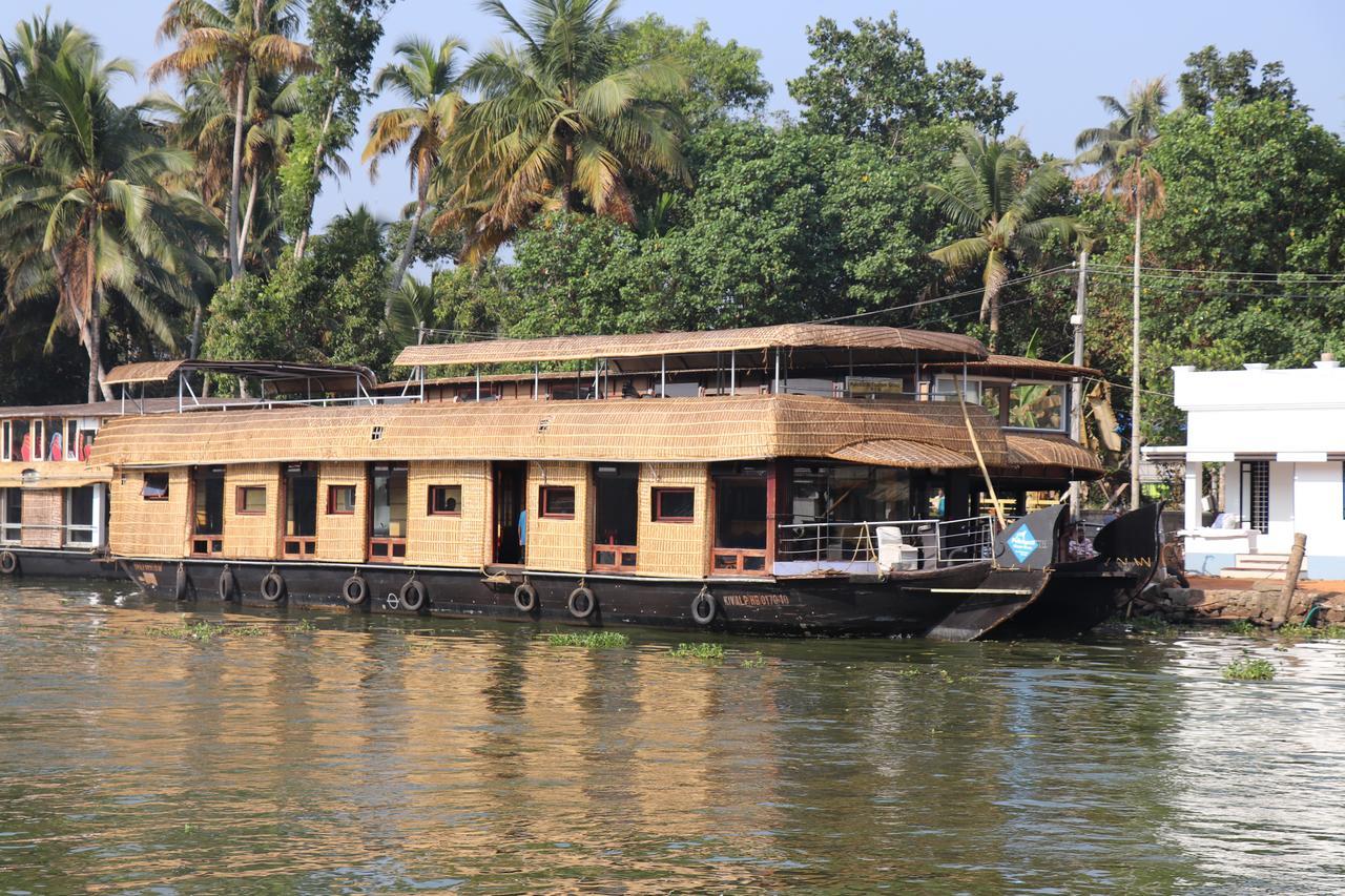 Friends Cruise, Nightstay Houseboat Alappuzha Exterior photo