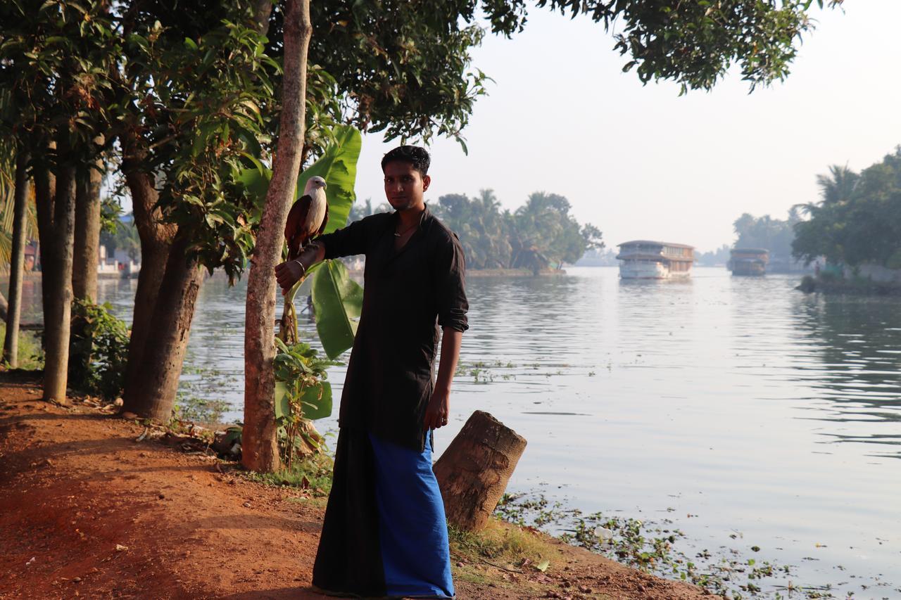 Friends Cruise, Nightstay Houseboat Alappuzha Exterior photo