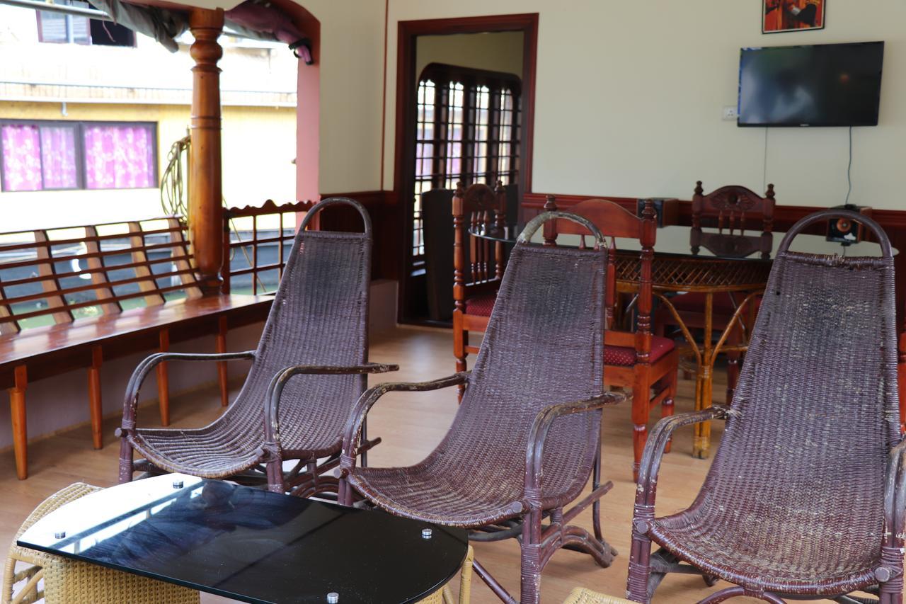 Friends Cruise, Nightstay Houseboat Alappuzha Exterior photo