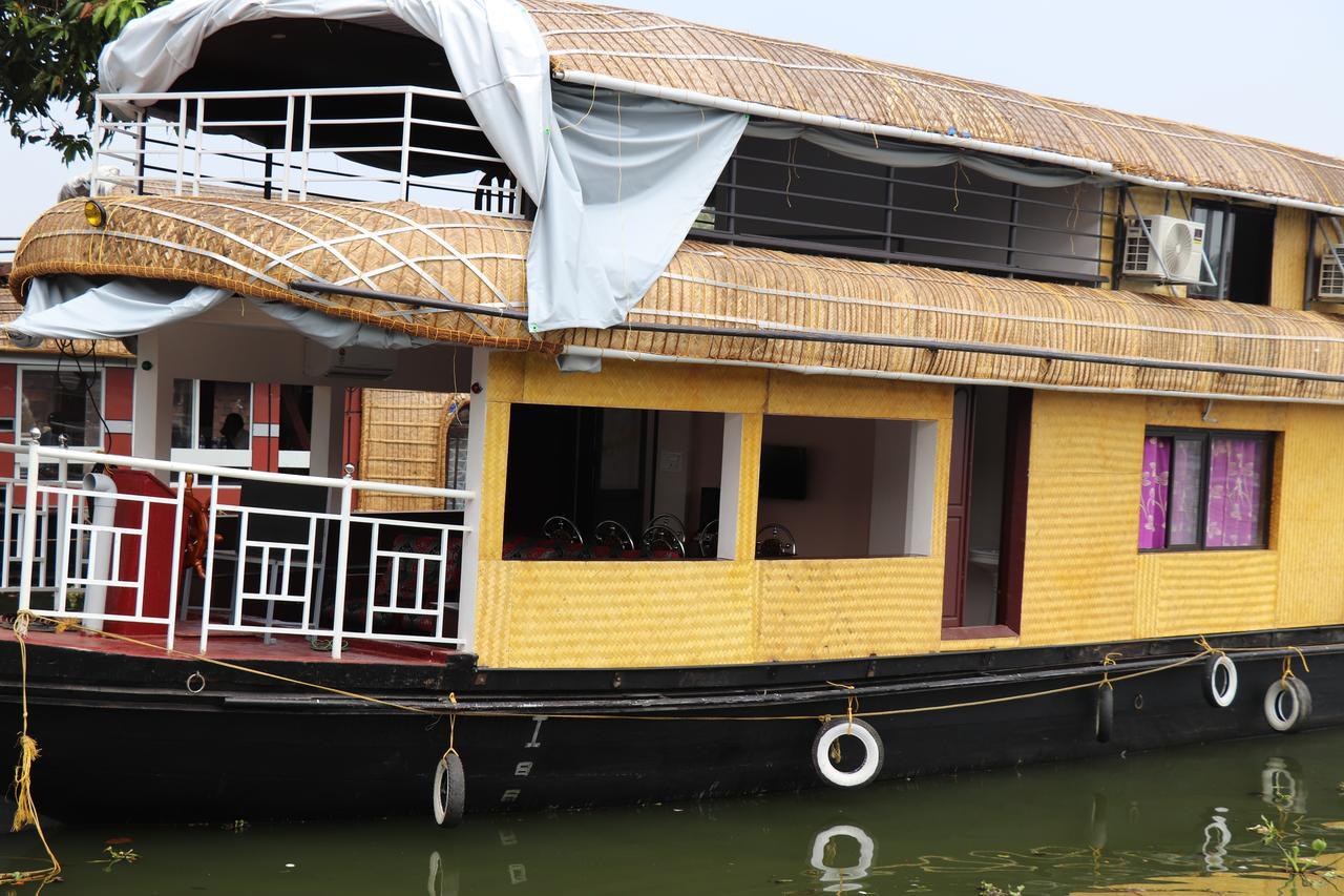 Friends Cruise, Nightstay Houseboat Alappuzha Exterior photo