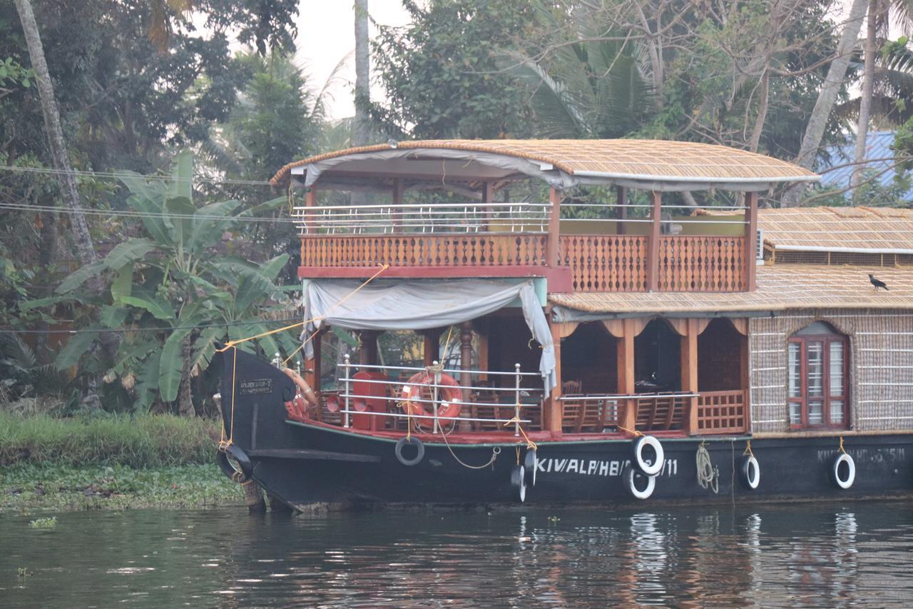 Friends Cruise, Nightstay Houseboat Alappuzha Exterior photo