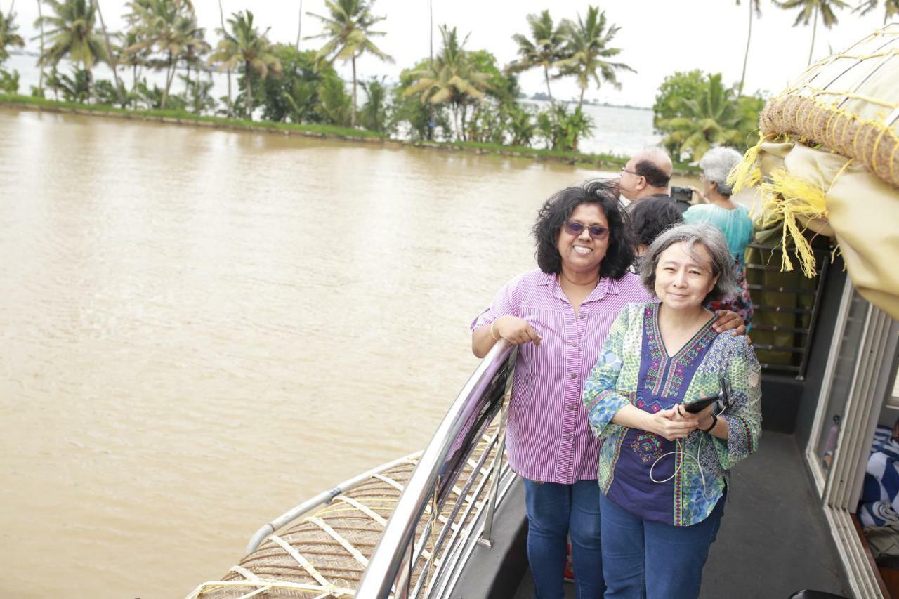Friends Cruise, Nightstay Houseboat Alappuzha Exterior photo